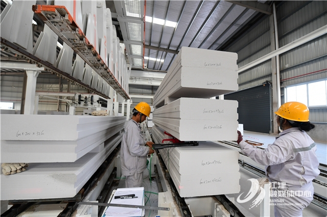 白沙工業(yè)園新型建筑材料項目建成投產(chǎn)，推動綠色建筑發(fā)展
